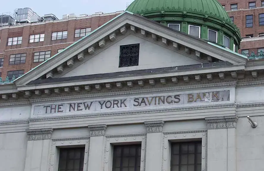 Savings Banks Forge Ahead: Innovation and Challenges in 2024