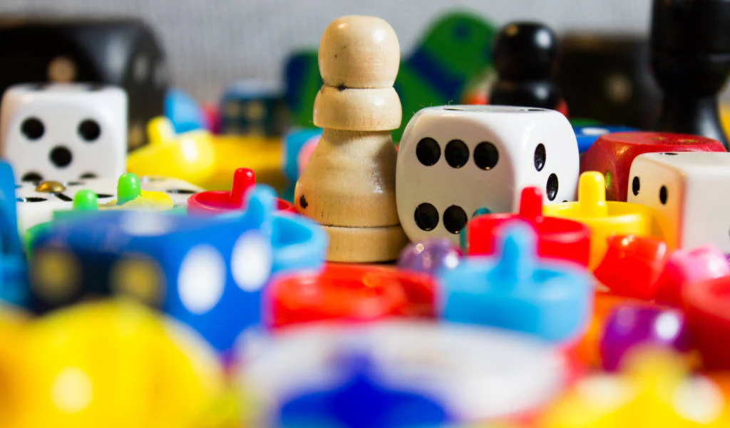 Board game apps and online platforms