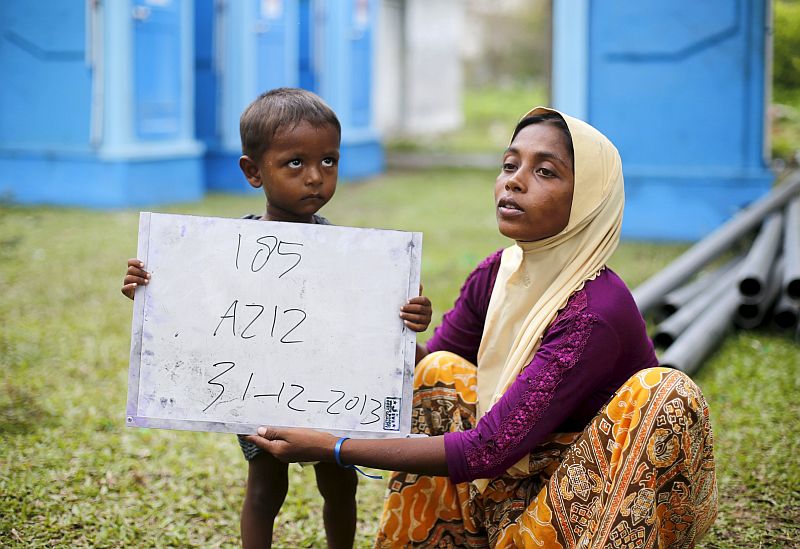 Seorang perempuan Rohingya dengan wajah penuh harapan dan keteguhan di tengah perjuangan mereka