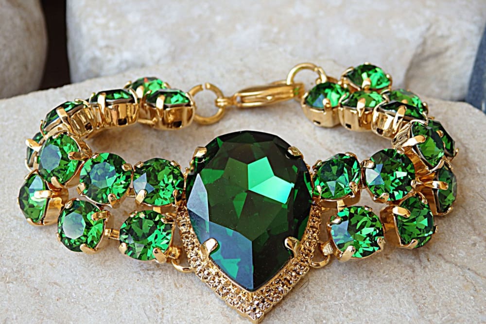 Allure of Emerald Jewelry