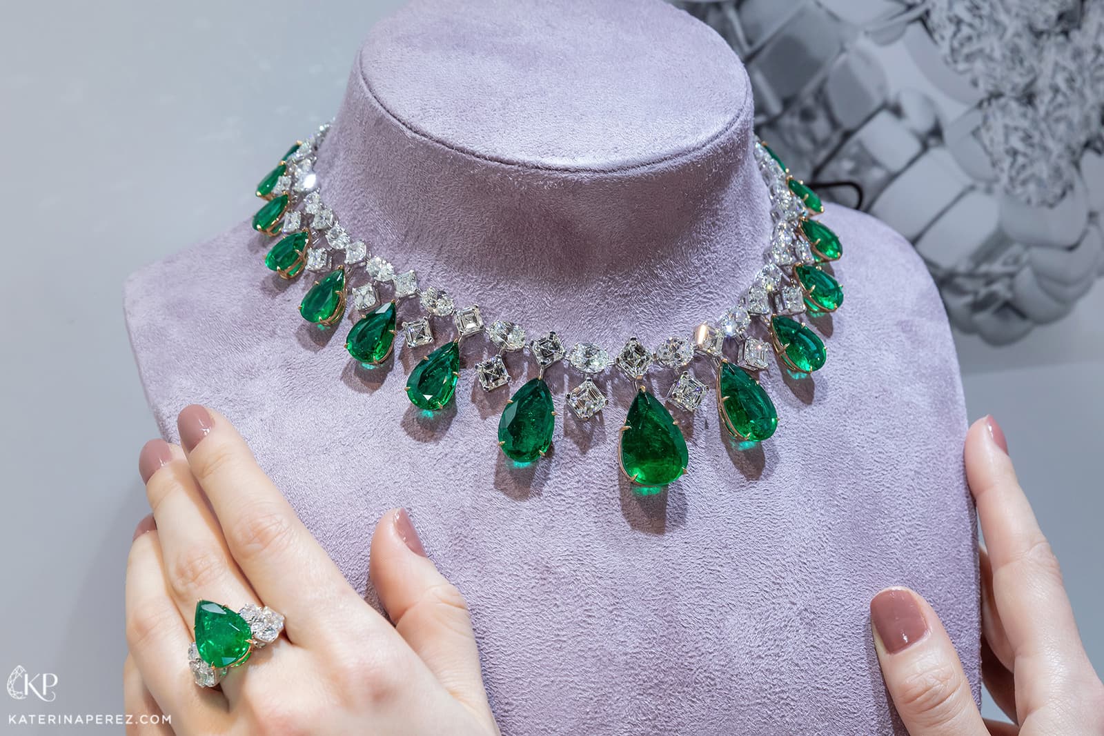 Significance of Emerald Jewelry