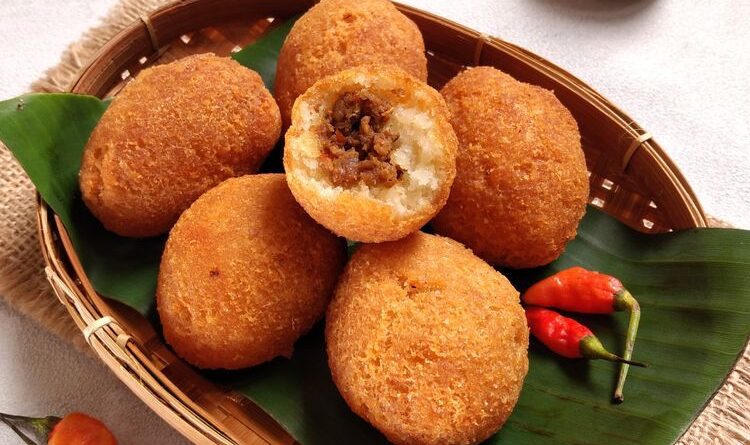 Combro Super Pedas, kudapan khas Jawa Barat dengan sensasi pedas yang menggigit