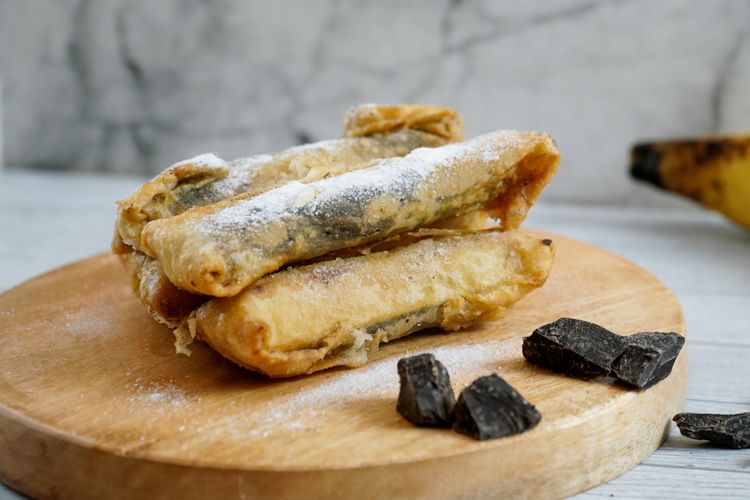 lumpia-pisang-cokelat-camilan-renyah 