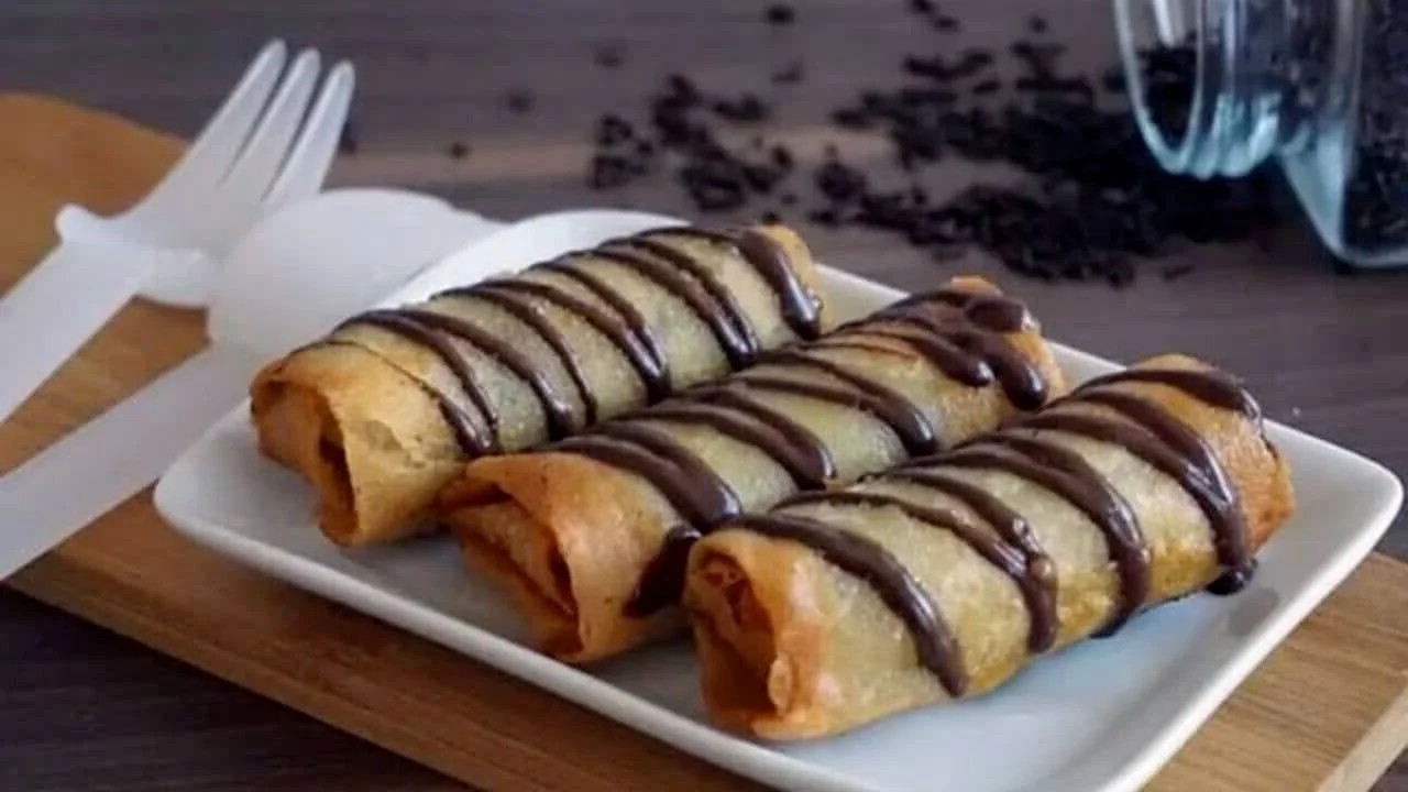 lumpia-pisang-cokelat-camilan-renyah 