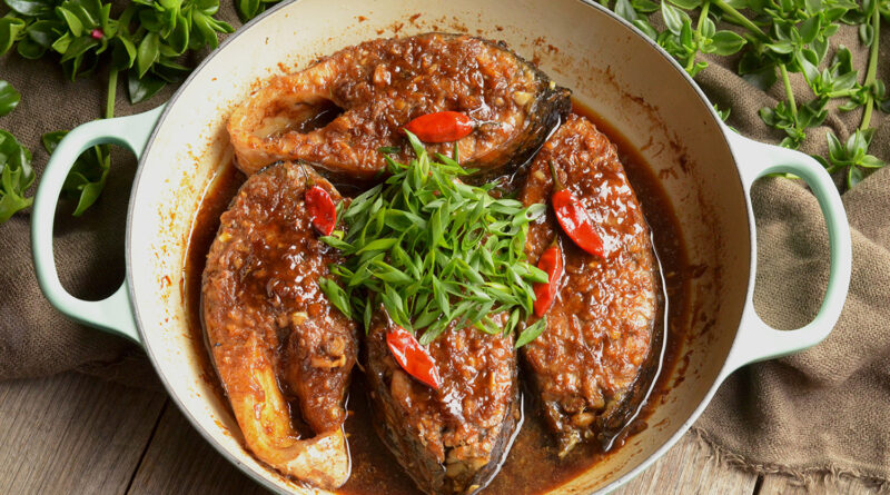 Sepiring Ca Kho To khas Vietnam, ikan karamelnya yang gurih