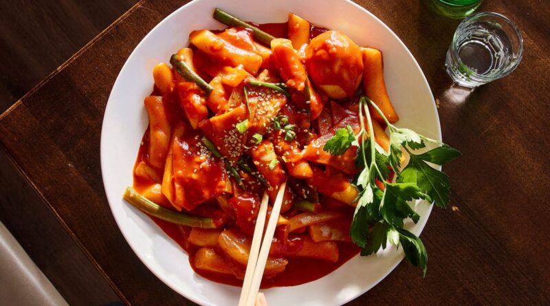 Tteokbokki Spicy: Kelezatan yang Membuatnya Selalu Dicari di Restoran Korea