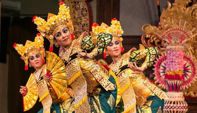 Tari Legong: Keanggunan Tradisi yang Tetap Bertahan