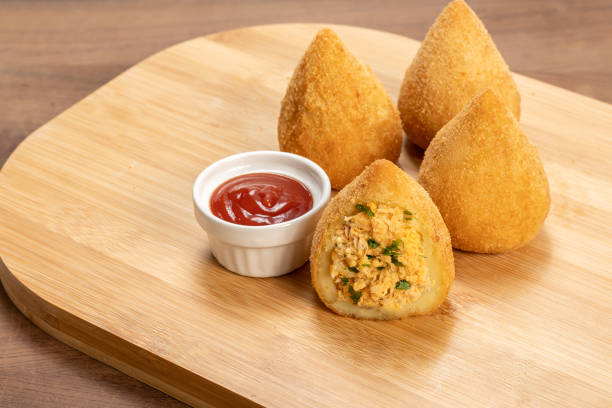 Coxinha Ayam: Lezatnya Tradisi Brasil yang Hadir di Setiap Sajian