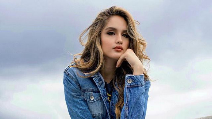 Cinta Laura