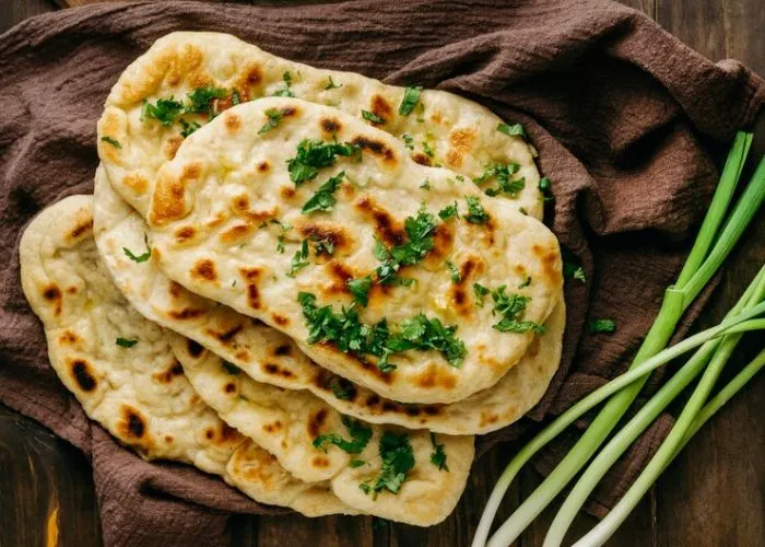 Naan yang Menghangatkan Hati: Roti Lembut yang Membuat Momen Makan Jadi Lebih Bermakna
