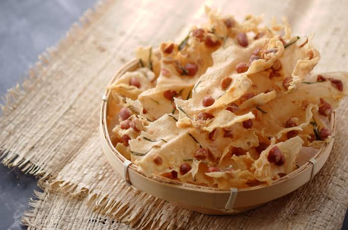Peyek Kulit Lumpia Renyah yang Menggoda, Camilan Kreatif dengan Rasa Gurih Tak Terlupakan
